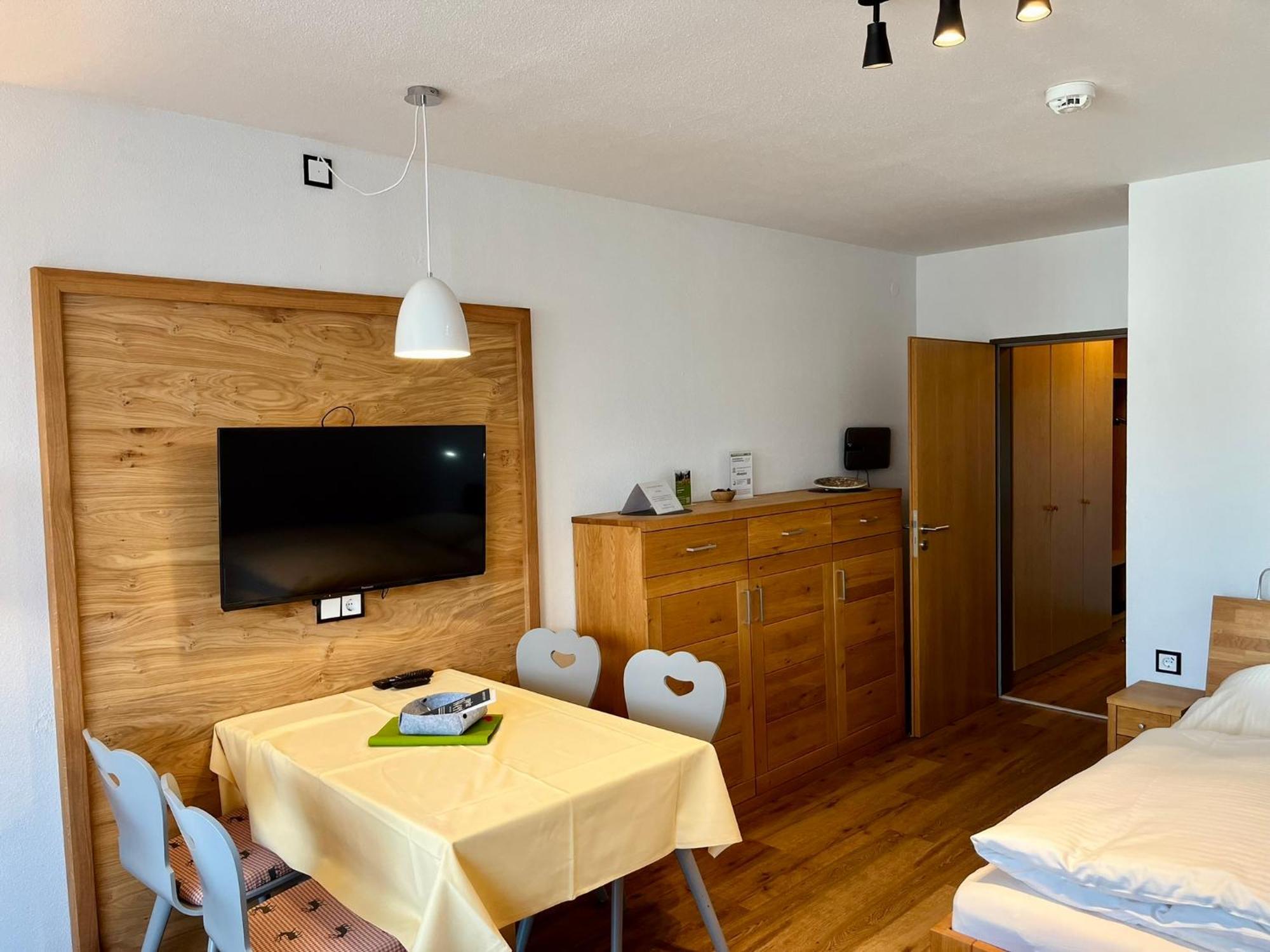 Apartment Montana Haus, A14, A17, B4 Oder C8 *